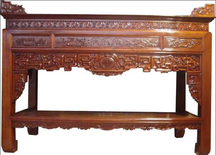 Bàn thờ Ngũ Phúc