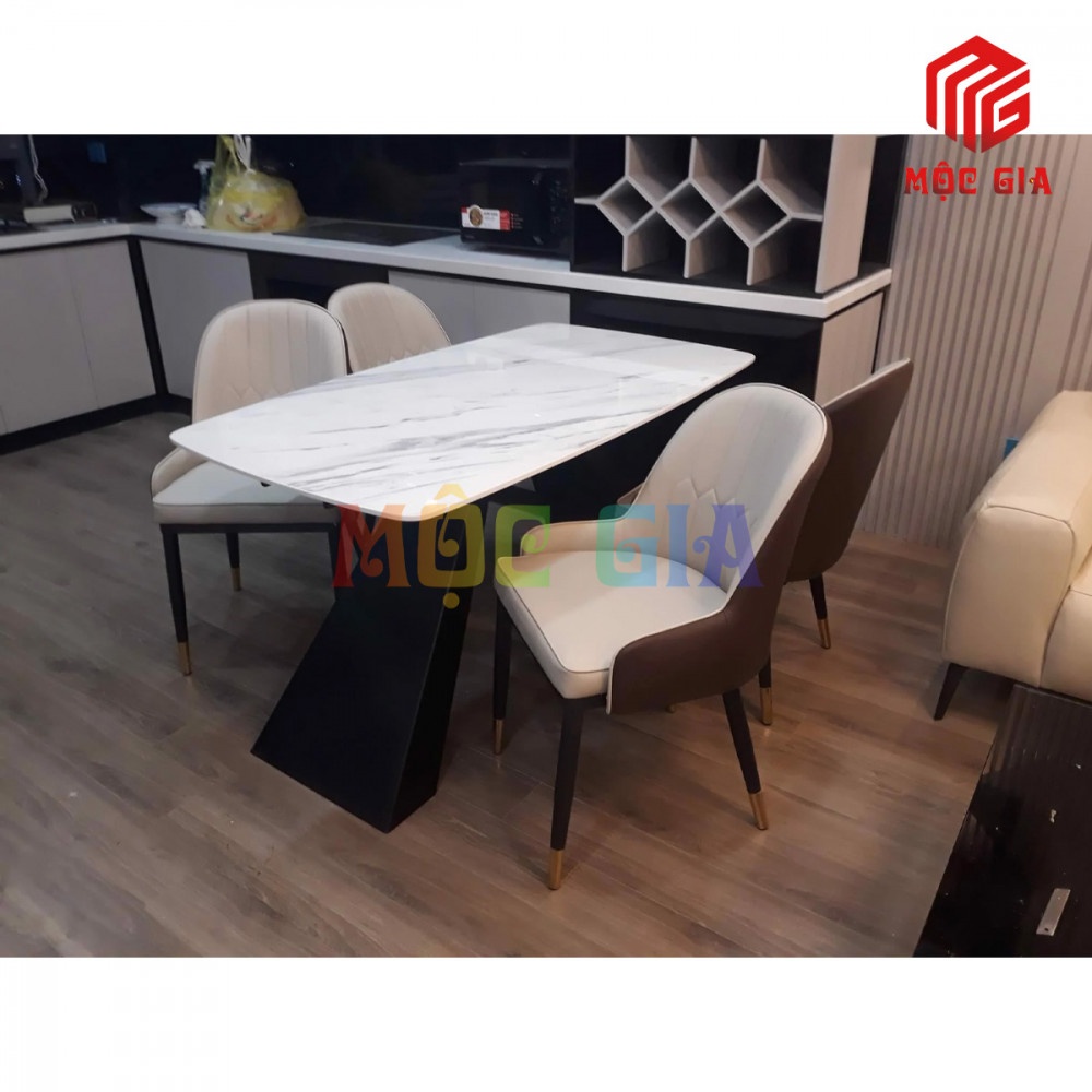 Bàn ăn nhập khẩu đẹp MG - BANK 054