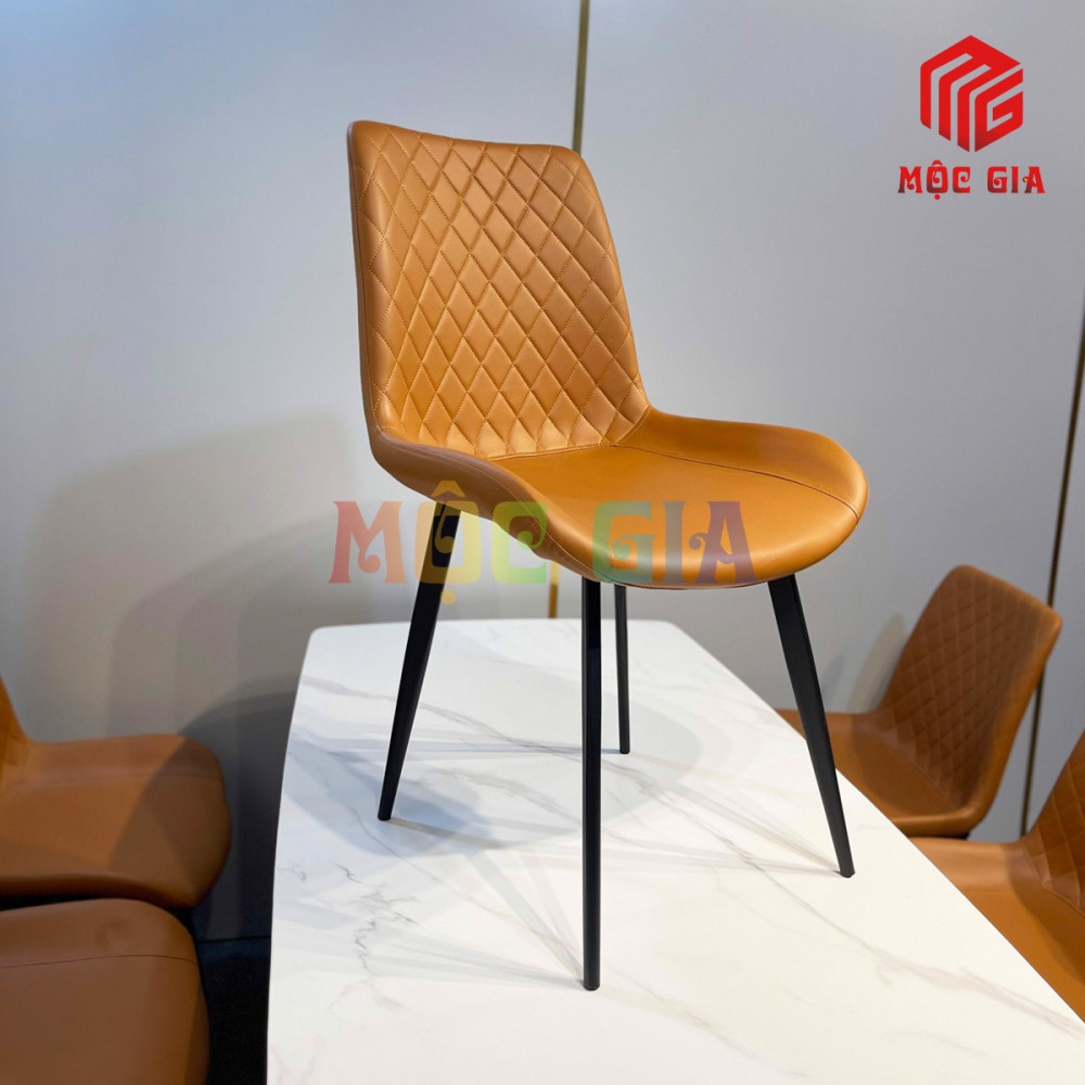 Bàn ăn nhập khẩu đẹp MG - BANK 136